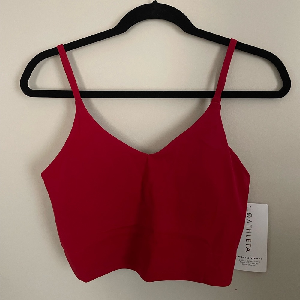 Athleta sports bra. Elation v-neck crop. S